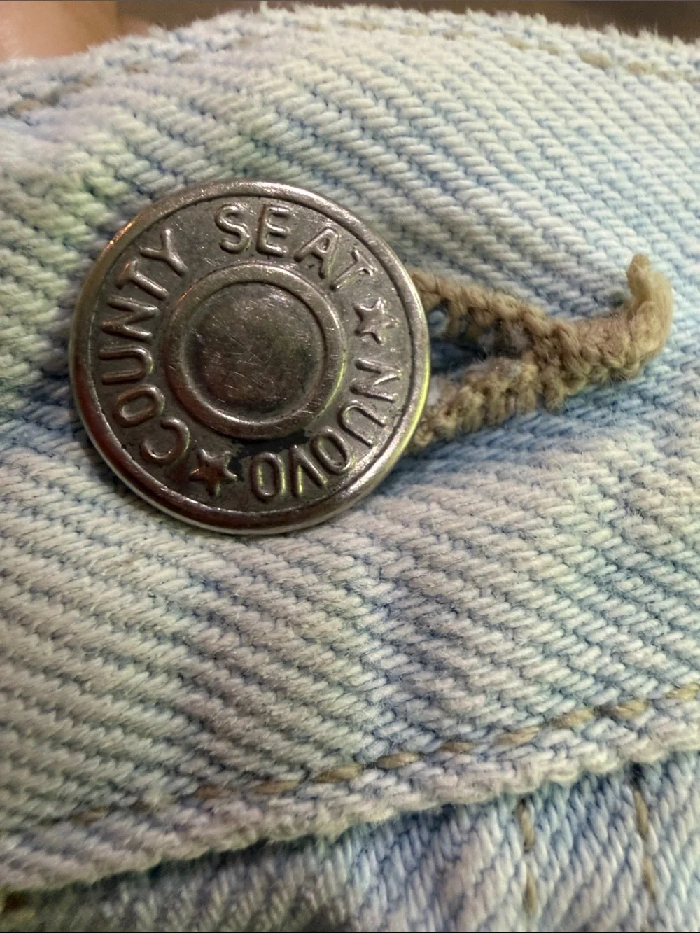 NUOVO County Seat Vintage 90’s Washed Light Blue Denim Long Jort Shorts